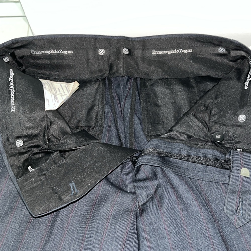 Ermenegildo Zegna Suit, Size 34US. Excellent Condition. 3 Button, Double Vented - Picture 14 of 17